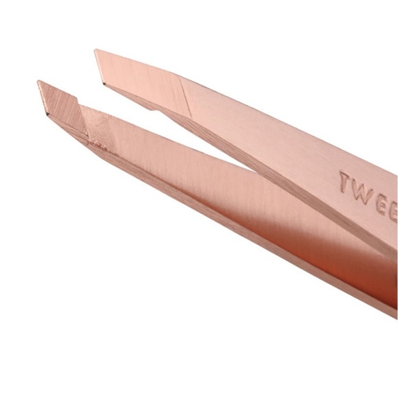 Tweezerman Rose Gold Slanted Tweezers - Picture 2 of 4